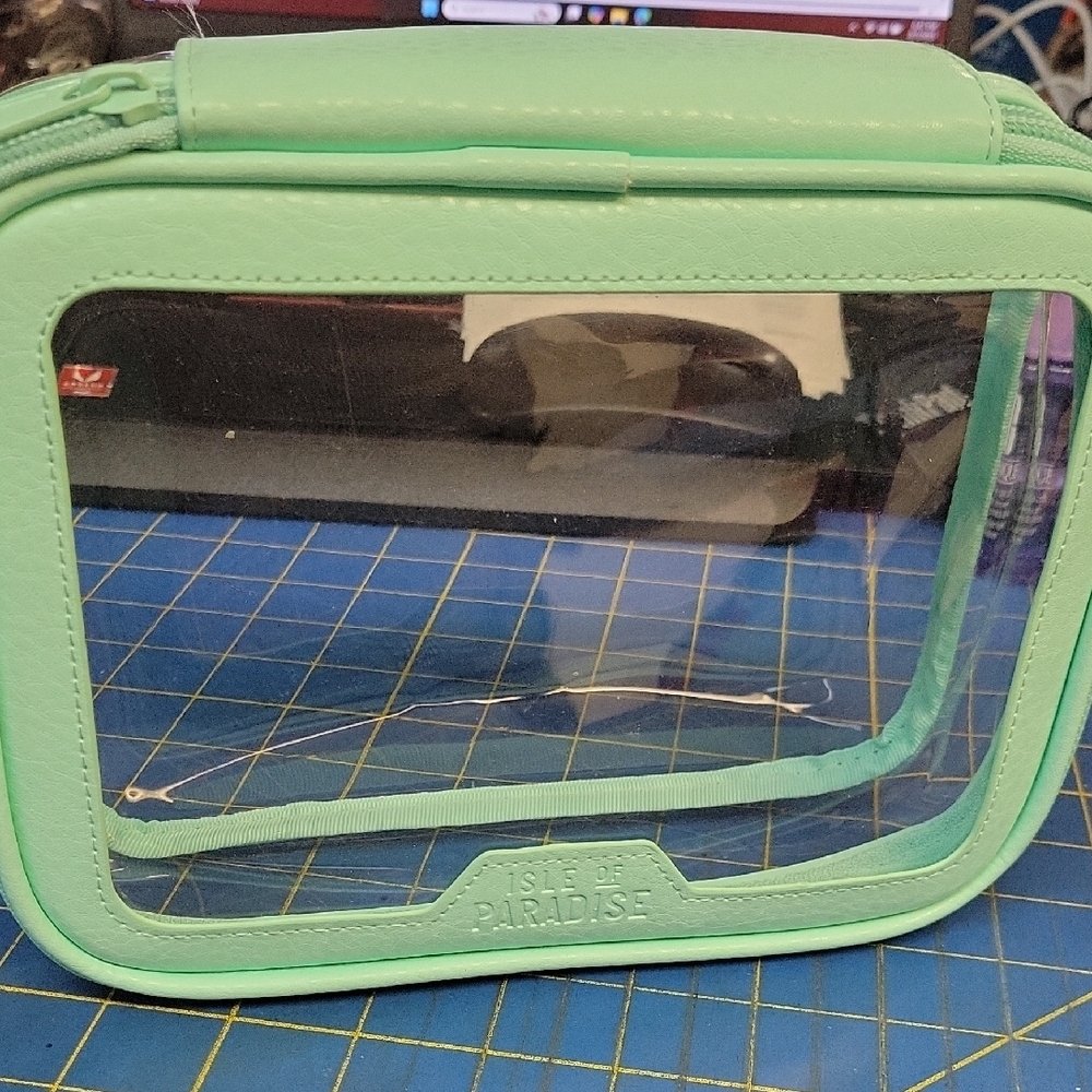 Isle of Paradise Mint Green Clear Pouch Cosmetic Bag 13x7x3 New